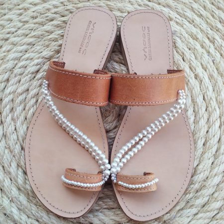 Handmade leather sandals with pearls
